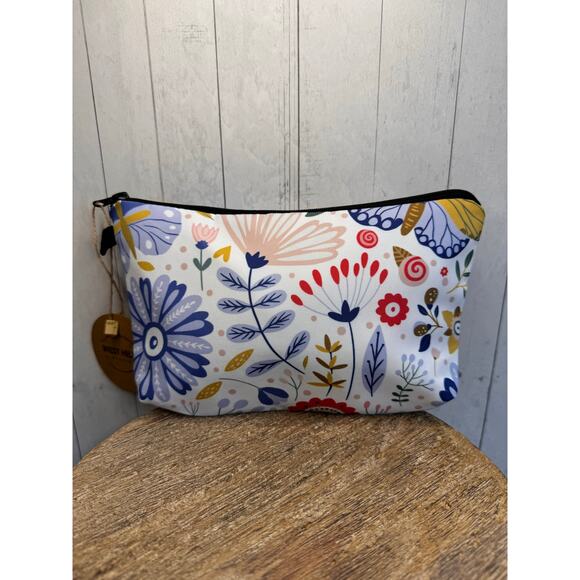 Cloth Flowers Makeup Bag Blue Cosmetics Bag NEW Boho Garden Travel Bag - Picture 1 of 5